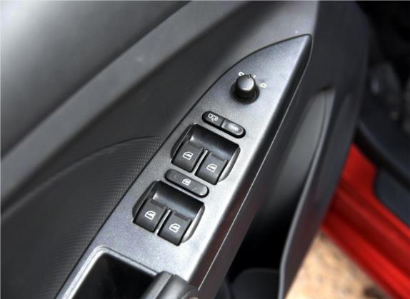 艾瑞泽3 2015款 1.5L 手动够酷版 车厢座椅   门窗控制