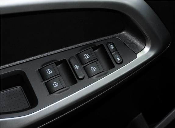 瑞虎5 2014款 2.0L 手动家悦版 车厢座椅   门窗控制
