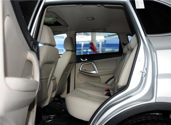 瑞虎5 2014款 2.0L 手动智云版 车厢座椅   后排空间