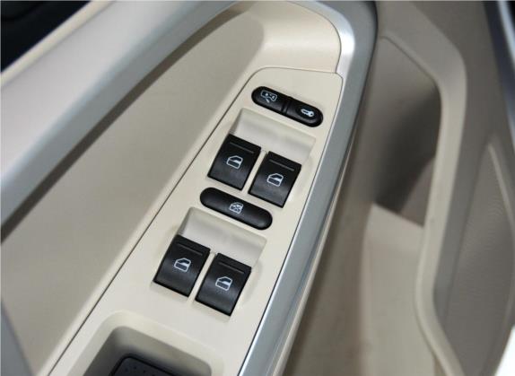 瑞虎5 2014款 2.0L 手动智云版 车厢座椅   门窗控制