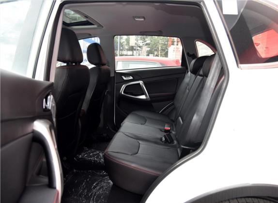 瑞虎5 2015款 2.0L 手动家悦版 车厢座椅   后排空间