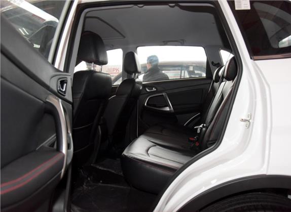 瑞虎5 2016款 2.0L CVT家悦版 车厢座椅   后排空间