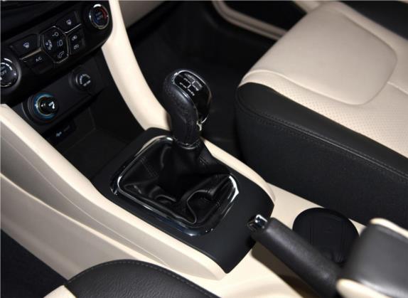 艾瑞泽M7 2015款 1.8L 手动宽享版 232座 中控类   挡把