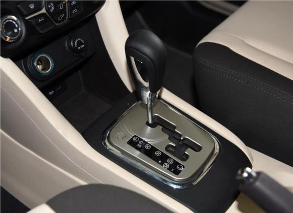 艾瑞泽M7 2015款 2.0L CVT宽悦版 232座 中控类   挡把