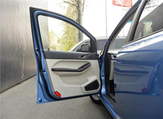 艾瑞泽M7 2015款 2.0L CVT宽享版 232座 车厢座椅   前门板