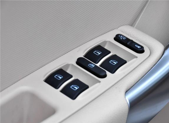 瑞虎3 2014款 1.6L 手动风尚版 车厢座椅   门窗控制