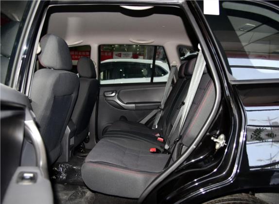 瑞虎3 2014款 1.6L CVT风尚版 车厢座椅   后排空间