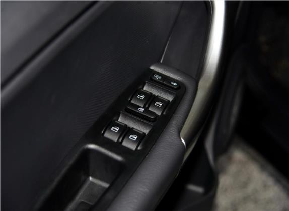 瑞虎3 2014款 1.6L CVT风尚版 车厢座椅   门窗控制