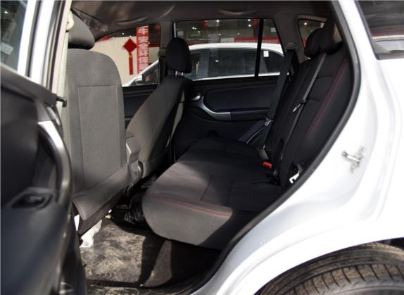 瑞虎3 2014款 魔力版 1.6L 手动风尚版 车厢座椅   后排空间