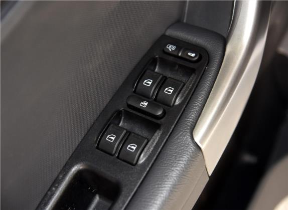瑞虎3 2014款 魔力版 1.6L 手动风尚版 车厢座椅   门窗控制