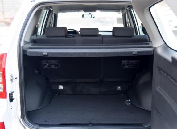 瑞虎3 2015款 1.6L CVT风尚运动版 车厢座椅   后备厢
