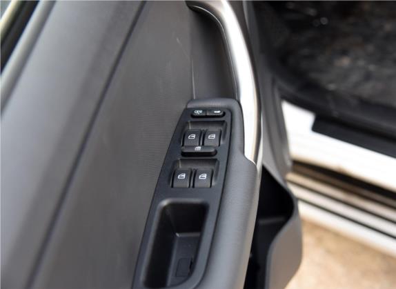 瑞虎3 2015款 1.6L CVT风尚运动版 车厢座椅   门窗控制