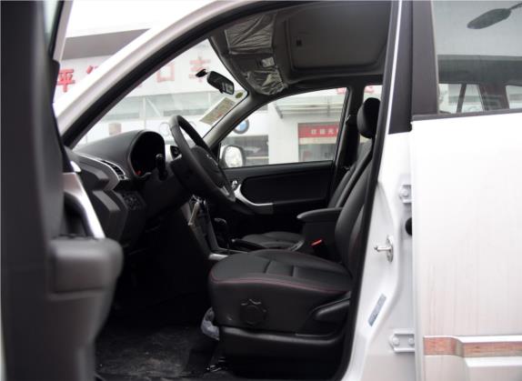 瑞虎3 2015款 1.6L CVT智尚纪念版 车厢座椅   前排空间