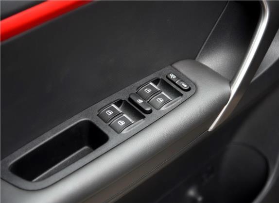 瑞虎3 2016款 1.6L CVT智尚版 车厢座椅   门窗控制