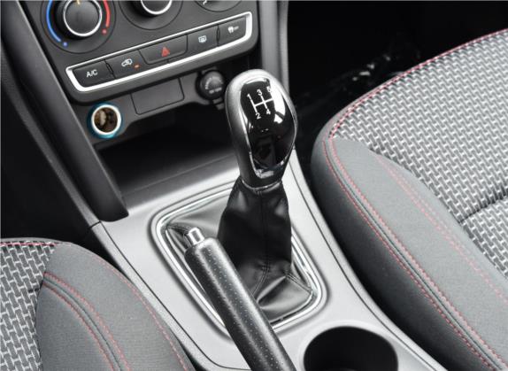 瑞虎3 2016款 1.6L 手动风尚版 中控类   挡把