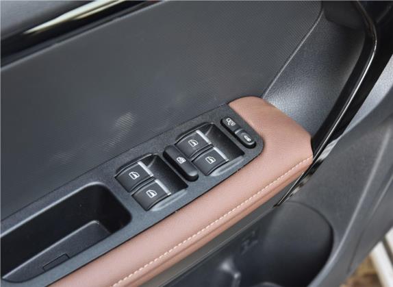 瑞虎3 2018款 1.6L CVT百万全球版 车厢座椅   门窗控制