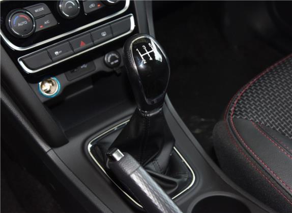 瑞虎3 2018款 经典版 1.6L 手动豪华型 中控类   挡把