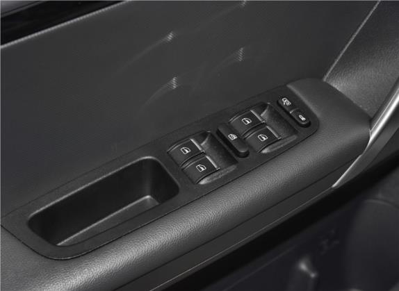 瑞虎3 2018款 经典版 1.6L 手动豪华型 车厢座椅   门窗控制