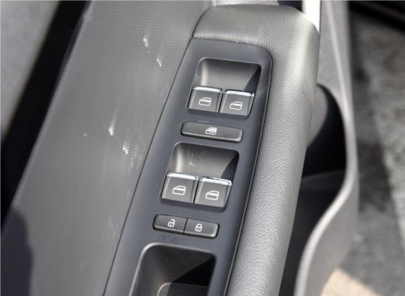 瑞虎3 2020款 百万全球版 1.5L 手动时尚型 车厢座椅   门窗控制