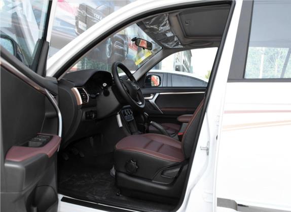 瑞虎3 2020款 百万全球版 1.5L 手动精英型 车厢座椅   前排空间