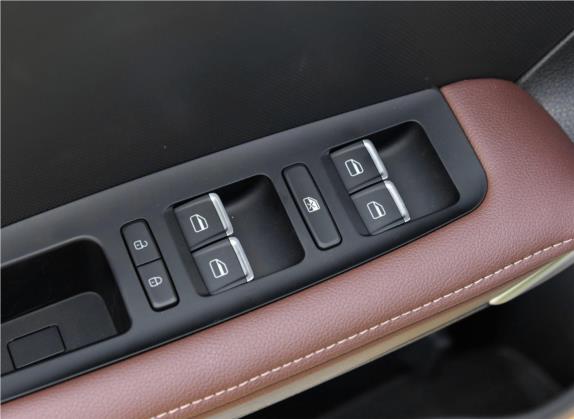 瑞虎3 2020款 百万全球版 1.5L 手动精英型 车厢座椅   门窗控制