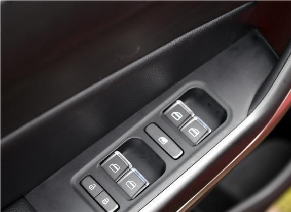 艾瑞泽5 2016款 1.5L 手动领臻版 车厢座椅   门窗控制