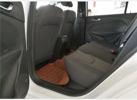 艾瑞泽5 2016款 1.5L 手动领尚版 车厢座椅   后排空间