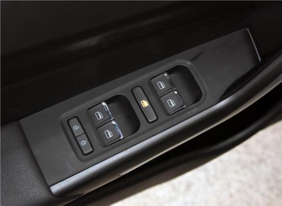 艾瑞泽5 2017款 1.5L 手动领潮版 车厢座椅   门窗控制