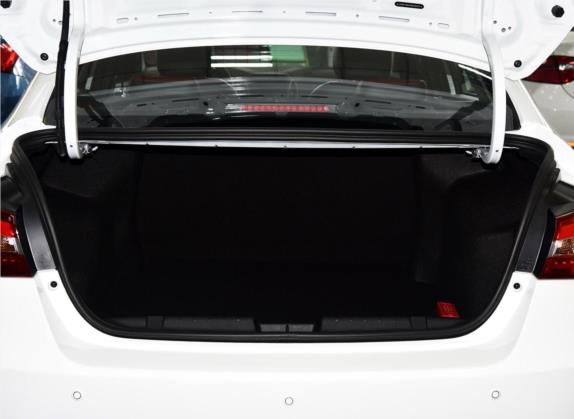 艾瑞泽5 2017款 1.5L 手动时尚版 车厢座椅   后备厢