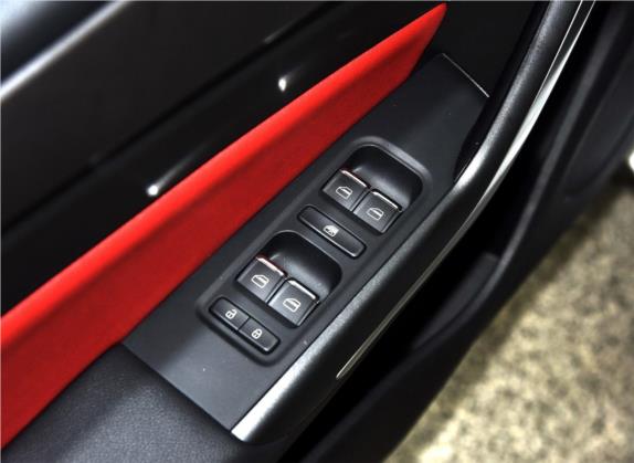 艾瑞泽5 2017款 1.5L 手动时尚版 车厢座椅   门窗控制