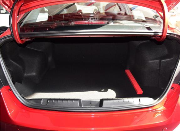 艾瑞泽5 2017款 1.5L CVT领潮版 车厢座椅   后备厢