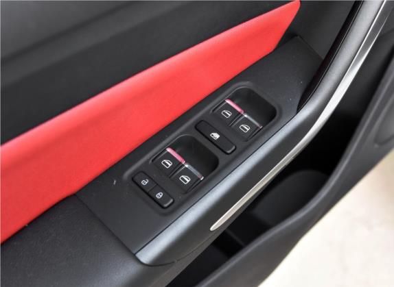艾瑞泽5 2017款 1.5L CVT豪华版 车厢座椅   门窗控制
