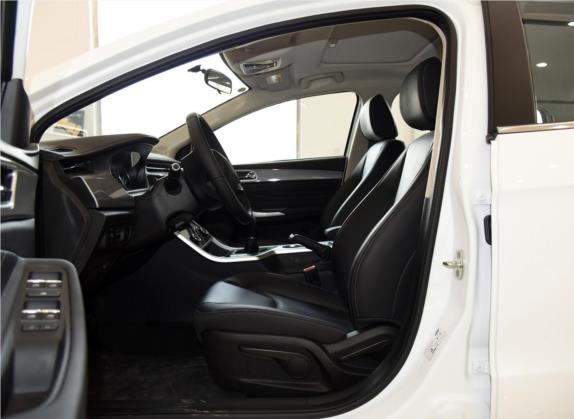 艾瑞泽5 2019款 1.5L 手动自在版 国V 车厢座椅   前排空间