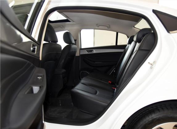 艾瑞泽5 2019款 1.5L 手动自在版 国V 车厢座椅   后排空间