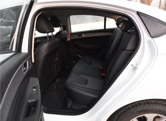 艾瑞泽5 2019款 1.5L CVT青春版 国V 车厢座椅   后排空间