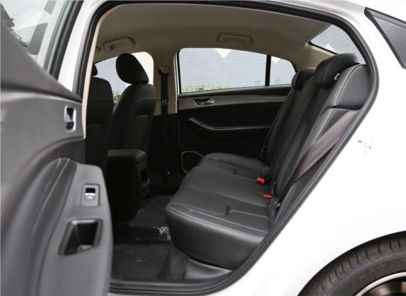 艾瑞泽5 2019款 改款PRO 1.5L 手动青春版 国VI 车厢座椅   后排空间