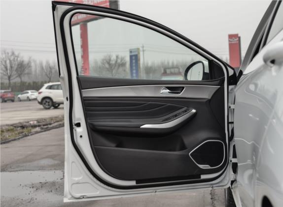 艾瑞泽5 2019款 改款PRO 1.5L CVT青春版 国VI 车厢座椅   前门板
