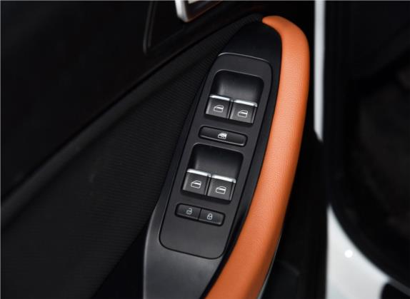 瑞虎7 2016款 1.5T 手动耀目版 车厢座椅   门窗控制