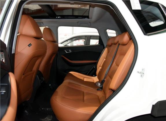 瑞虎7 2016款 2.0L CVT耀目版 车厢座椅   后排空间