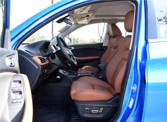 瑞虎7 2017款 2.0L CVT耀领版 车厢座椅   前排空间