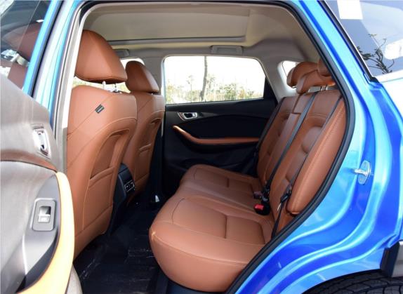 瑞虎7 2017款 2.0L CVT耀领版 车厢座椅   后排空间