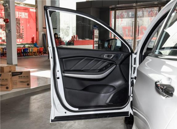 瑞虎7 2018款 1.5T 手动豪华版 国V 车厢座椅   前门板