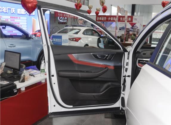 瑞虎7 2022款 超能版 1.5T CVT超能勇士 车厢座椅   前门板