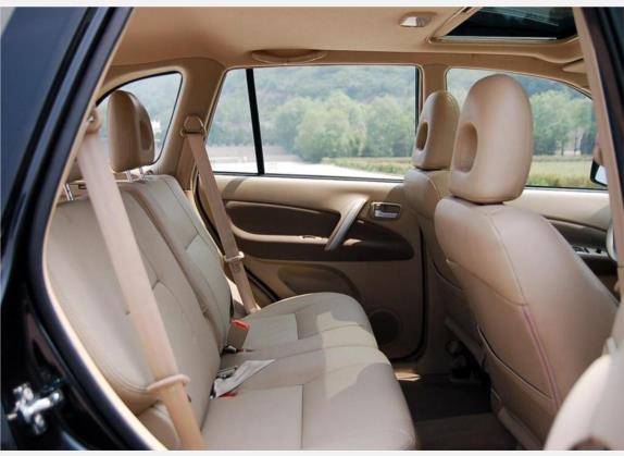 瑞虎 2007款 1.8L 手动豪华型 车厢座椅   后排空间