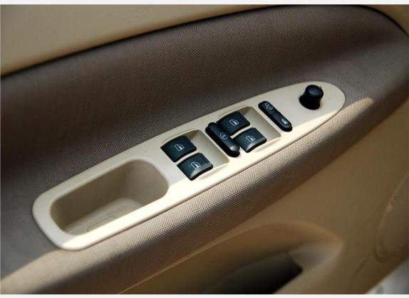瑞虎 2007款 1.8L 手动豪华型 车厢座椅   门窗控制