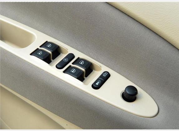 瑞虎 2007款 1.6L 手动舒适型 车厢座椅   门窗控制