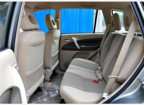 瑞虎 2009款 经典版 1.6L 手动舒适型 车厢座椅   后排空间