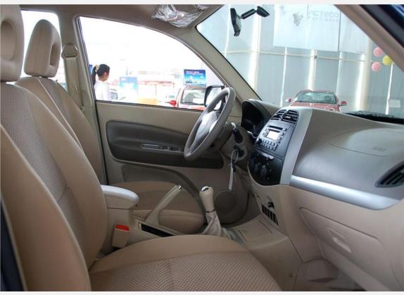 瑞虎 2009款 经典版 1.8L 手动舒适型 车厢座椅   前排空间