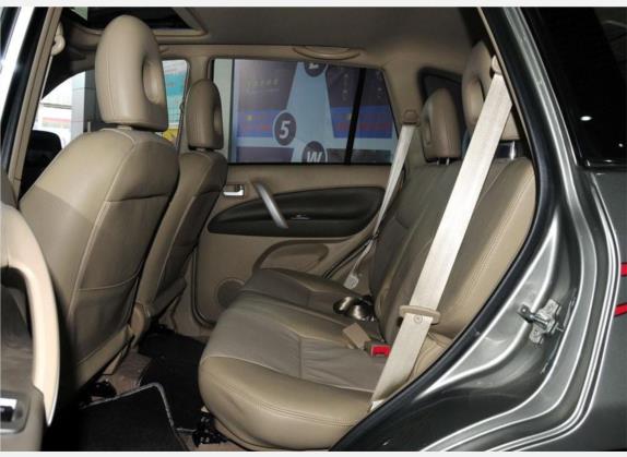 瑞虎 2009款 经典版 1.8L 手动豪华型 车厢座椅   后排空间