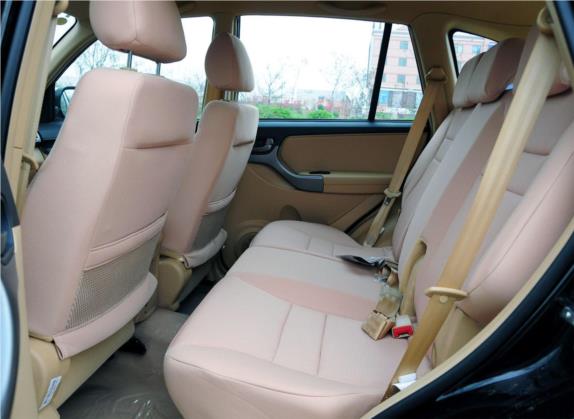 瑞虎 2012款 精英版 1.6L 手动豪华型DVVT 车厢座椅   后排空间